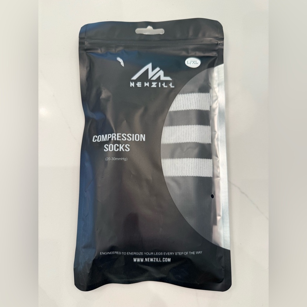 ‼️NEW‼️Black and White Compression Socks, 20-30mmHg, unisex